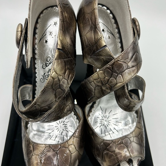 Naughty Monkey Decked Out Platform Heels, size 8.5. Grey - Picture 7 of 13